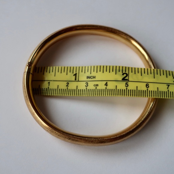 12K Gold-Filled Bangle - Picture 4 of 5